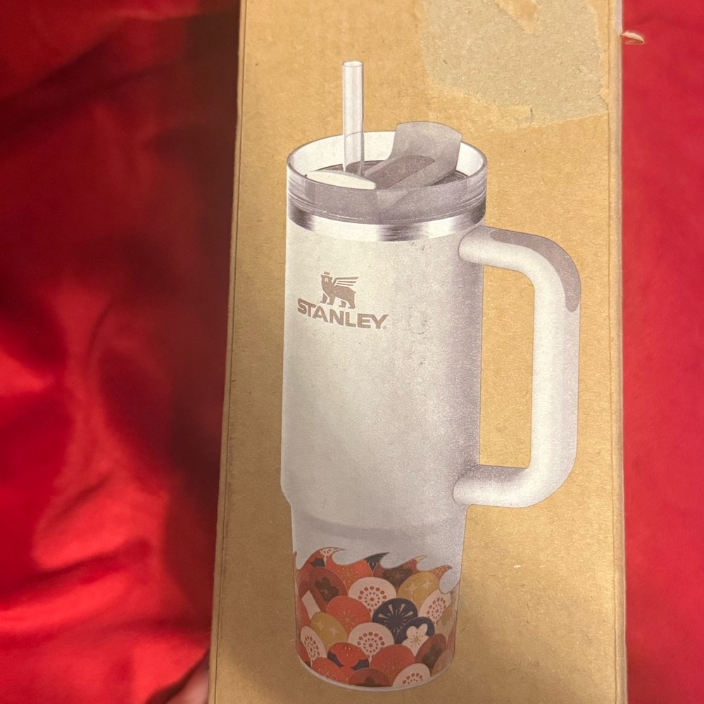 NIB Lunar New Year Limited Edition Quencher H2.0 FlowState™ Tumbler 30 Oz Cream